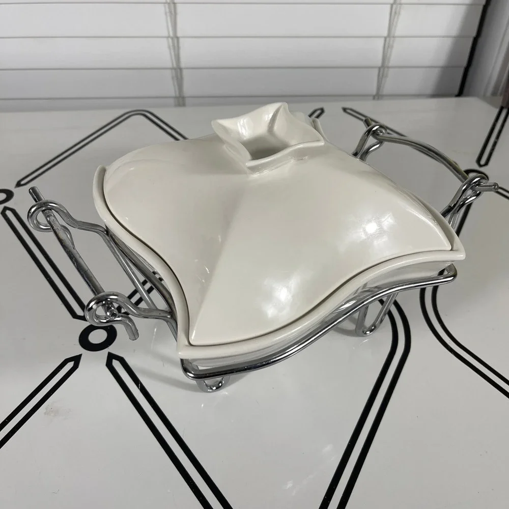 Godinger 1 QT Covered‎ Porcelain Baker w Chrome Warmer Stand White Vintage